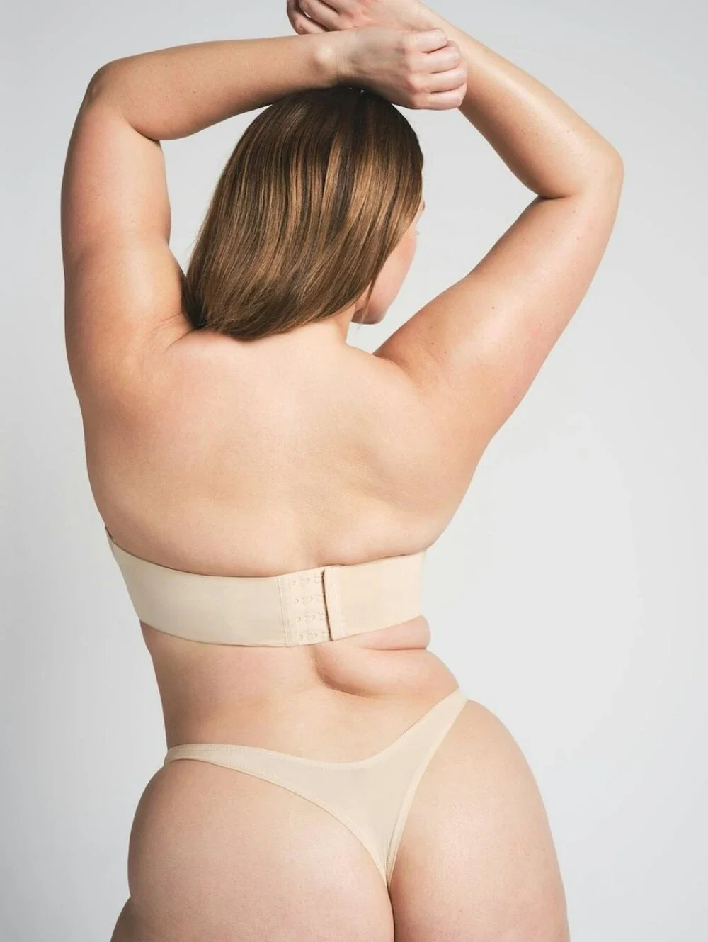 NWT Skims Ultimate Strapless Push Up Bra Light Nude Sand 34DD Comes With Straps